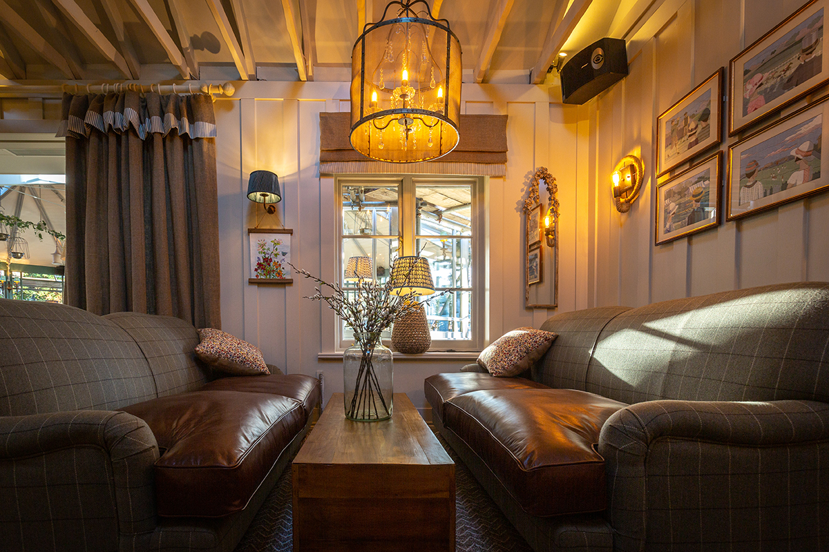 lunchNbloggers is heading to The Little Angel in Henley-on-Thames
