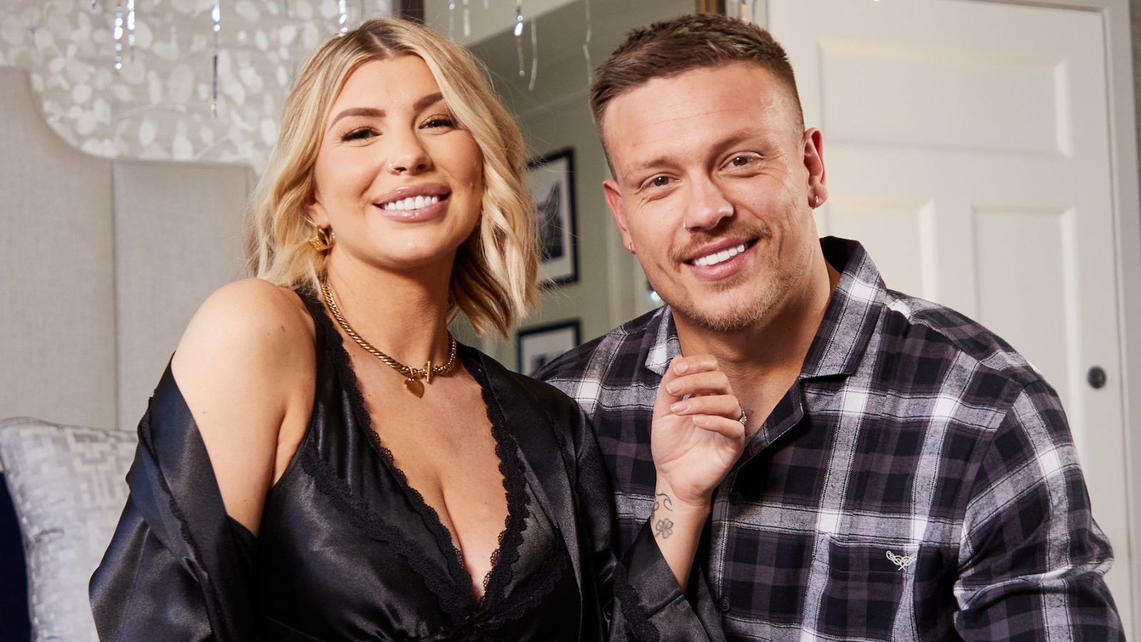 Love Island power couple Alex & Olivia Bowen launch Threadbare’s Valentine’s Day Collection campaign