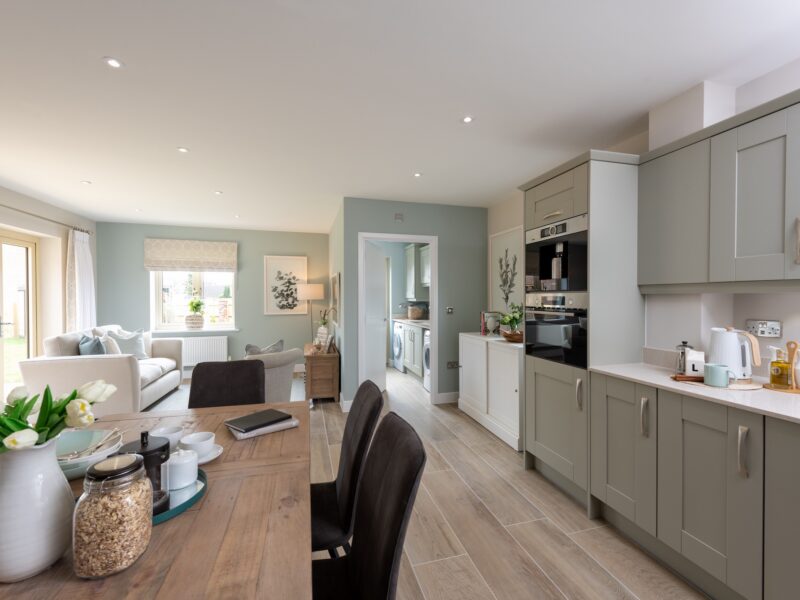 Do you have a spare million to spend on a brand new luxury home? Regardless of the answer, we have an exclusive first look inside a £850,000 luxury home in Maulden Bedfordshire