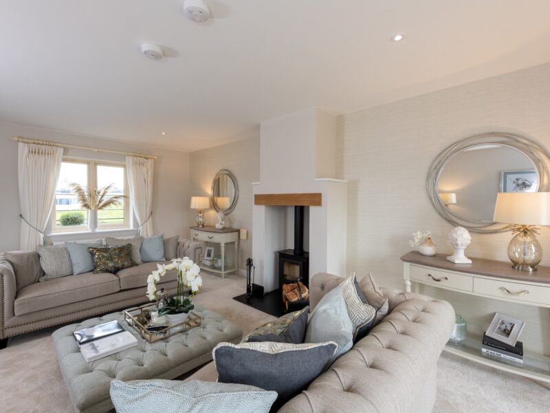 Do you have a spare million to spend on a brand new luxury home? Regardless of the answer, we have an exclusive first look inside a £850,000 luxury home in Maulden Bedfordshire