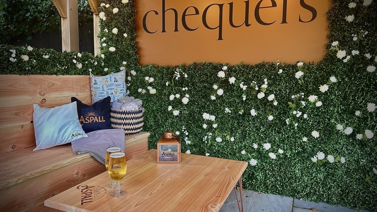 Escape to The Chequers, a charming and inviting pub tucked away in the picturesque village of Woolmer Green. With its cozy lounge, spacious dining room, and beautifully maintained gardens, it's the perfect place to snuggle up during winter or soak up the sunshine on a glorious summer day.