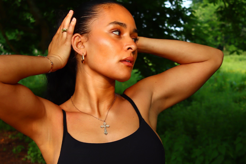 Discover Welsh‑Jamaican singer-songwriter Leila McKenzie at Henley Festival’s RISE Stage—fusing UK garage, R&B and pop in a potent riverside debut.